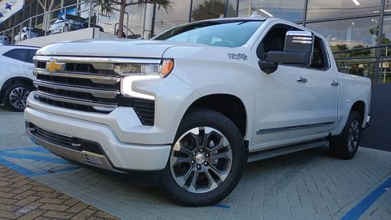 CHEVROLET SILVERADO 5.3 V8 GASOLINA 1500 HIGH COUNTRY 4X4 AUTOMÁTICO CHEVROLET SILVERADO 5.3 V8 GASOLINA 1500 HIGH COUNTRY 4X4 AUTOMÁTICO